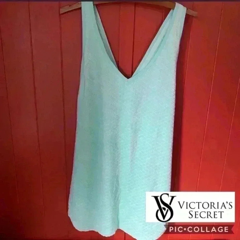 Like new Victoria Secret dress/cover-up women M